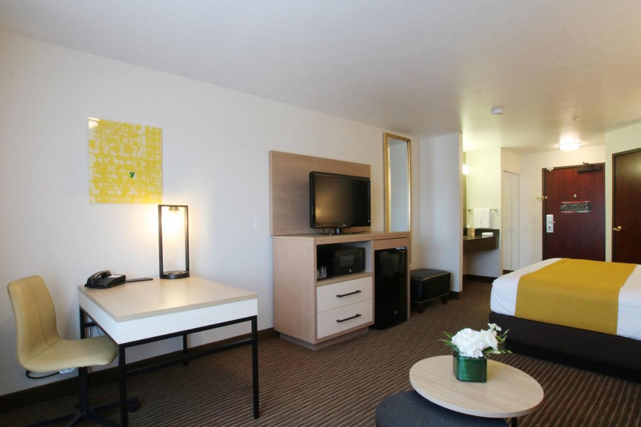 Oxford Suites Spokane Valley Exterior foto