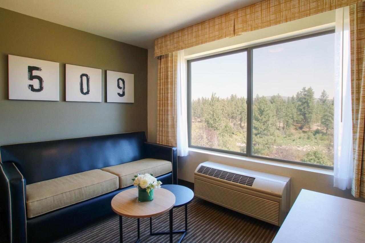 Oxford Suites Spokane Valley Exterior foto